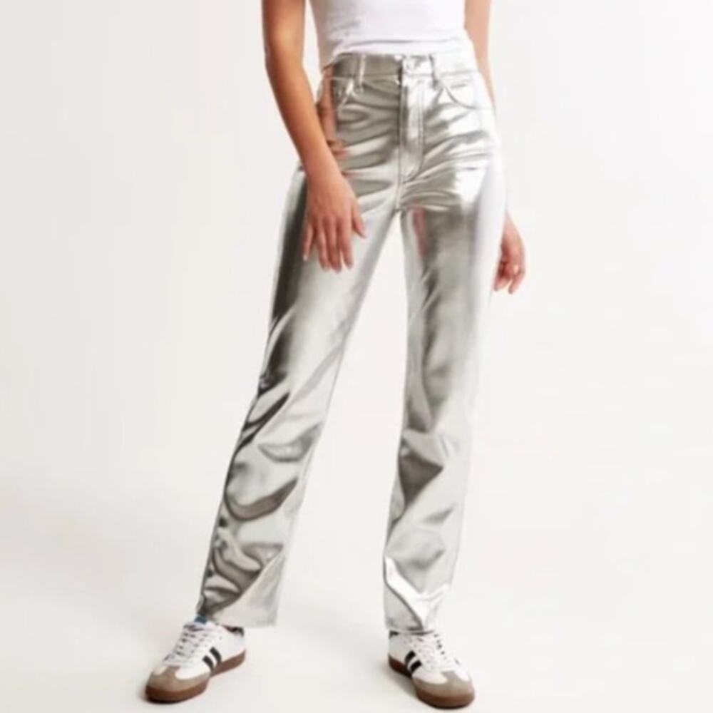 Abercrombie Silver Curve Love The 90s Straight Leg Ultra High Rise Pant 28 / 6